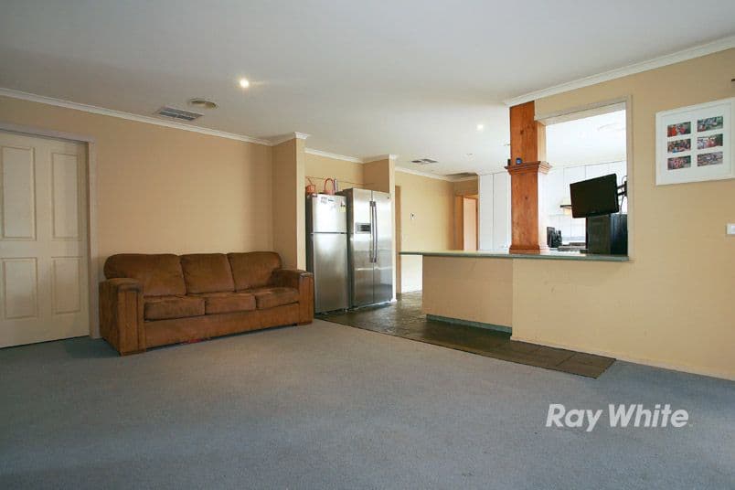 84 Circle Drive South, CRANBOURNE VIC 3977, Cranbourne - Thumbnail 2
