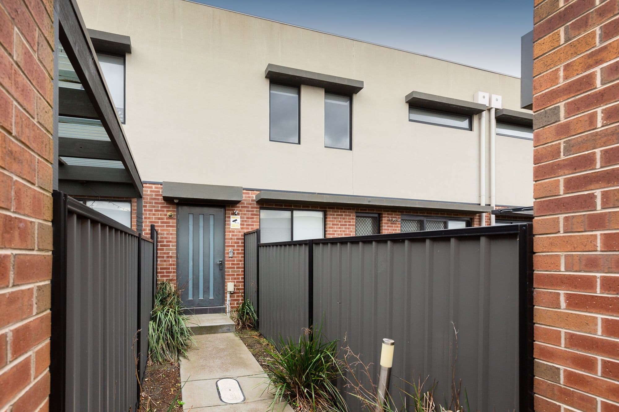 12 Bentley Lane, Clyde North VIC 3978, Clyde North - Thumbnail 2