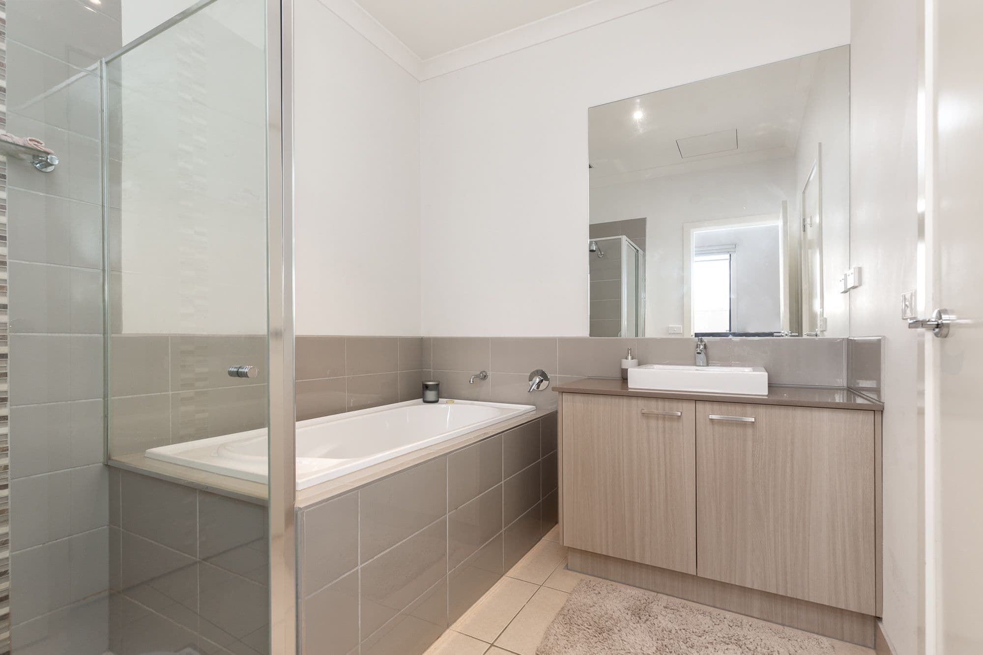 12 Bentley Lane, Clyde North VIC 3978, Clyde North - Thumbnail 8