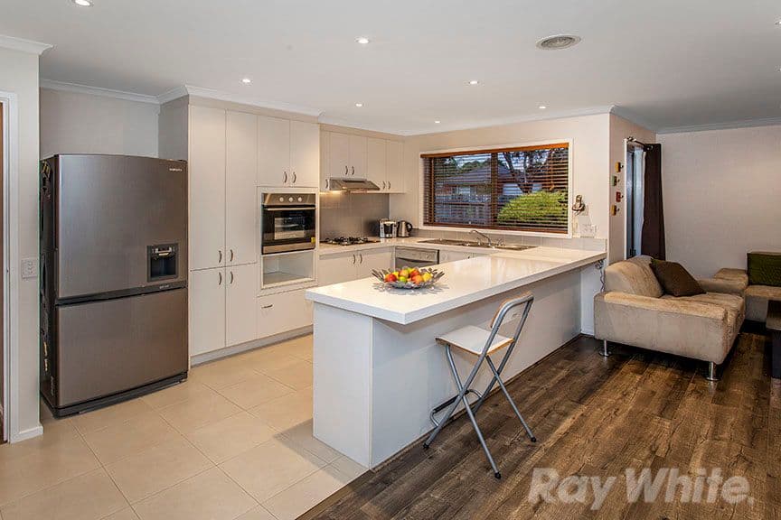 18 Magdalena Place, Rowville VIC 3178, Rowville - Thumbnail 3