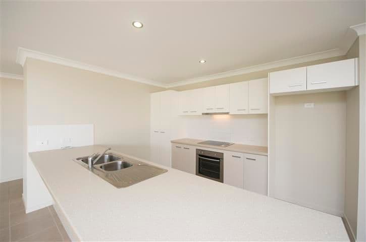 71 Daintree Boulevard, NEW AUCKLAND QLD 4680, New Auckland - Thumbnail 2