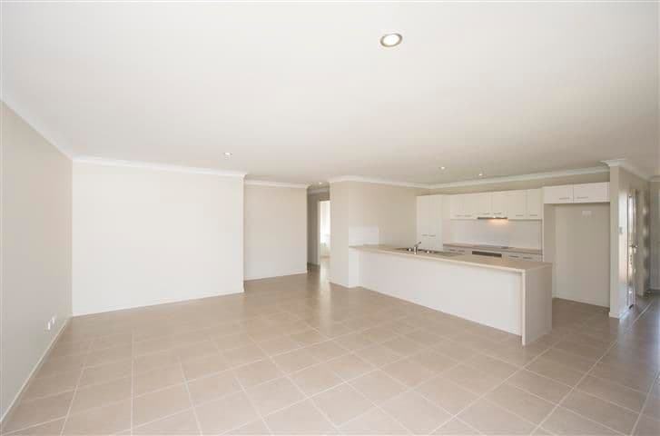71 Daintree Boulevard, NEW AUCKLAND QLD 4680, New Auckland - Thumbnail 3