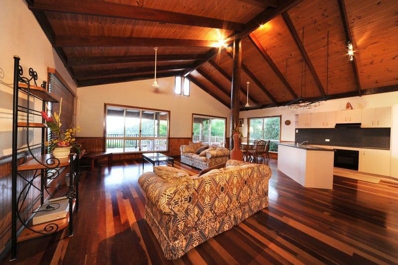 23 Woodwark Crescent, CANNONVALE QLD 4802, Cannonvale - Thumbnail 2