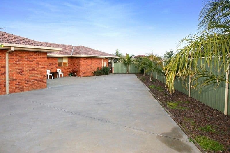 93 Glastonbury Circuit, POINT COOK VIC 3030, Point Cook - Thumbnail 2