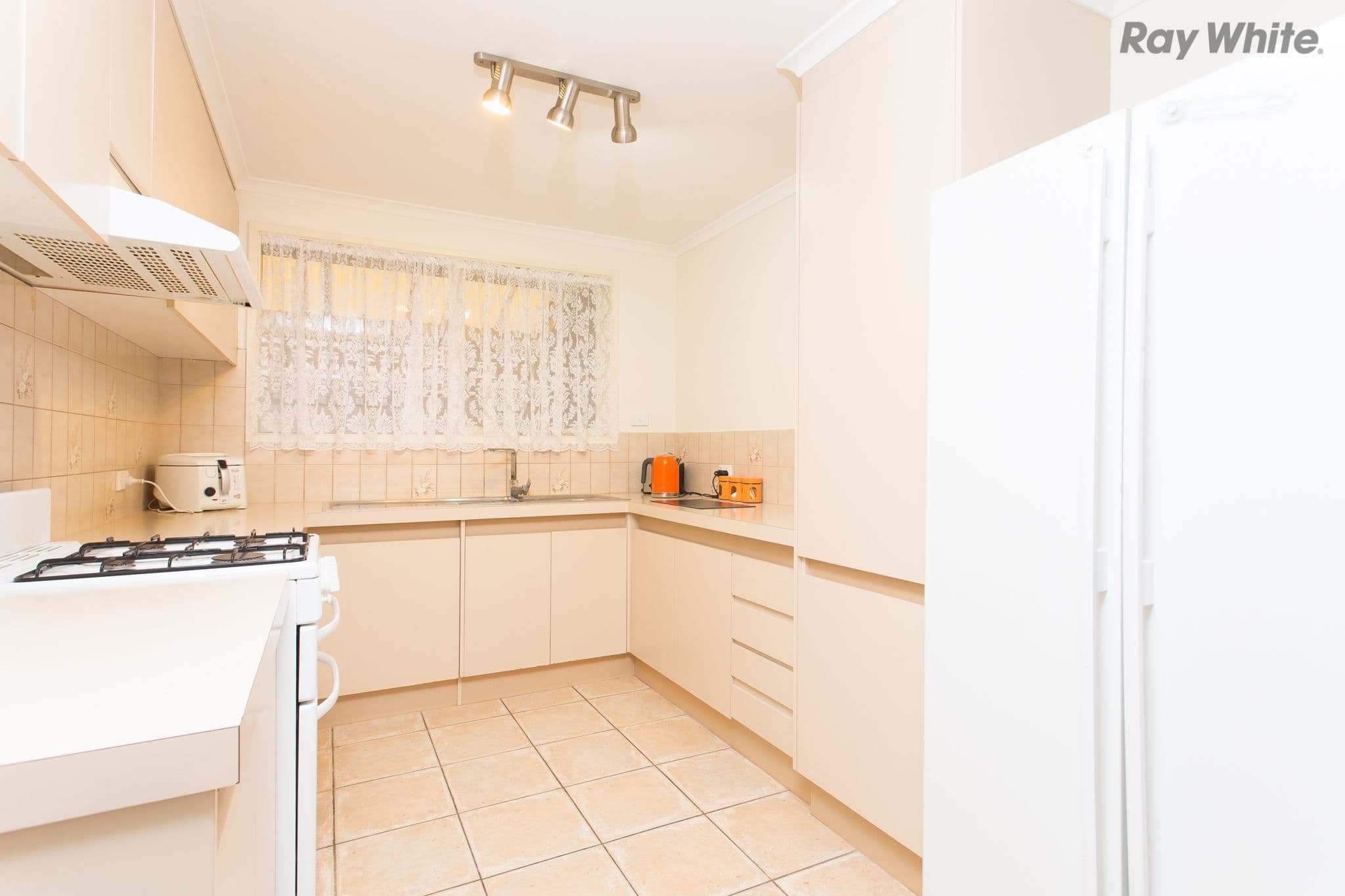 16 Shoppers Lane, Taylors Lakes VIC 3038, Taylors Lakes - Thumbnail 2