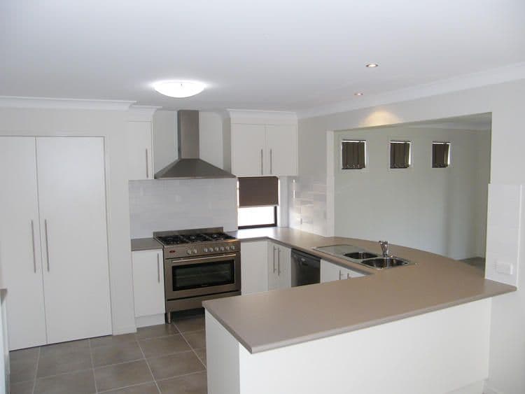 10 Somerset Drive, CARSELDINE QLD 4034, Carseldine - Thumbnail 2