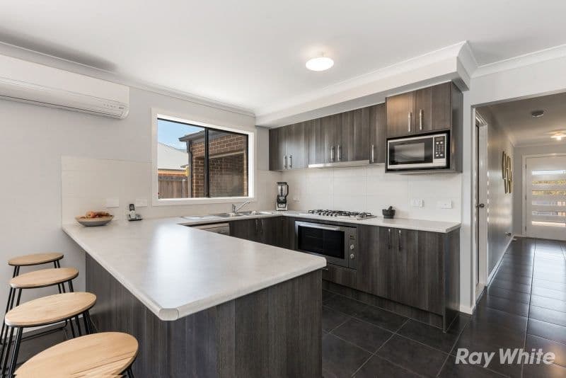 43 Willowbrae Way, Bannockburn VIC 3331, Bannockburn - Thumbnail 2