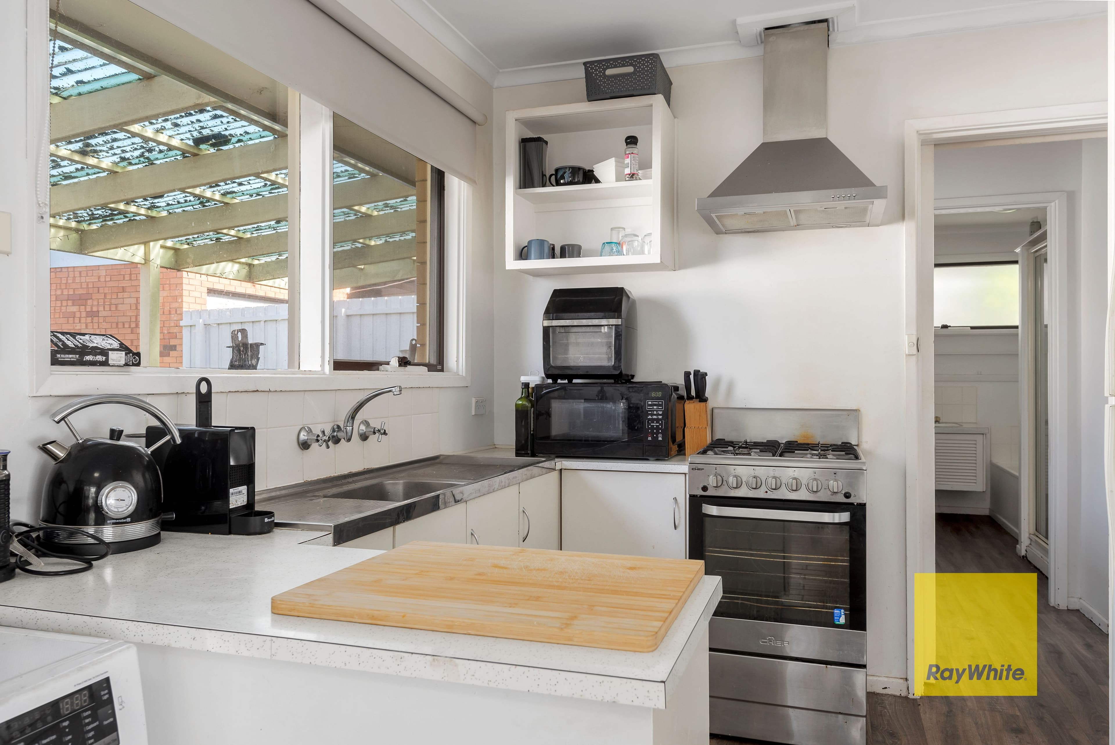 15 Karana Avenue, Grovedale VIC 3216, Grovedale - Thumbnail 2