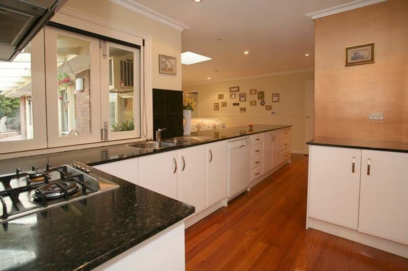 4 Heatherlea Drive, WHEELERS HILL VIC 3150, Wheelers Hill - Thumbnail 3