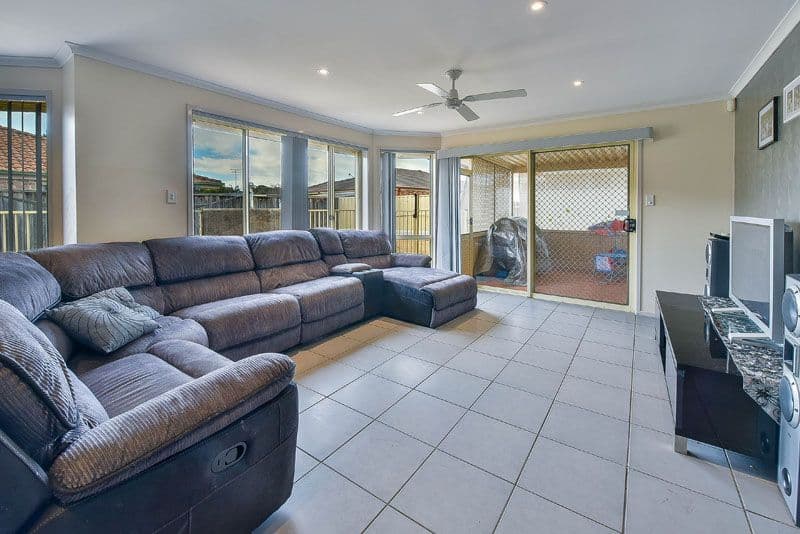 76 Archibald Crescent, Rosemeadow NSW 2560, Rosemeadow - Thumbnail 2