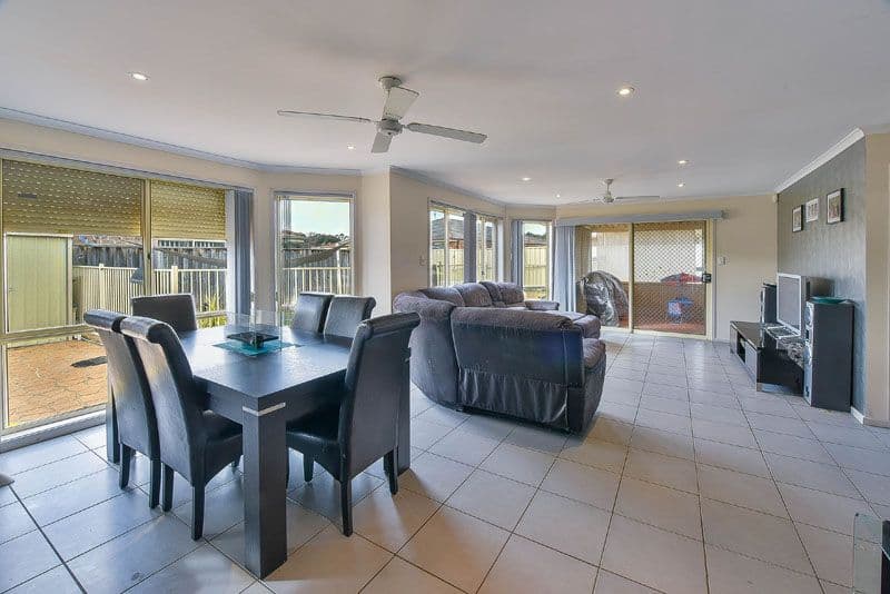 76 Archibald Crescent, Rosemeadow NSW 2560, Rosemeadow - Thumbnail 3