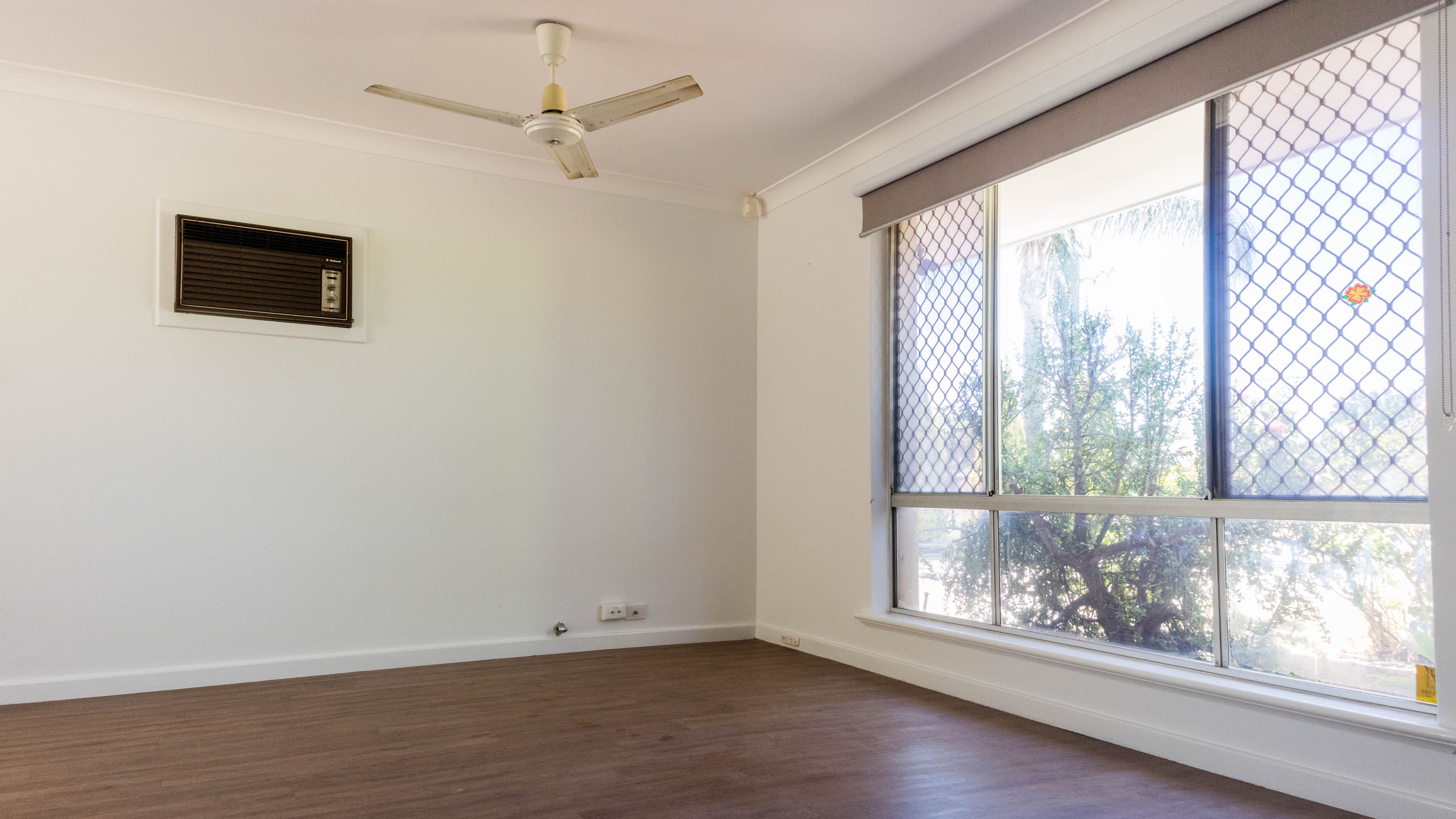 41 Harpenden Street, Huntingdale WA 6110, Huntingdale - Thumbnail 2