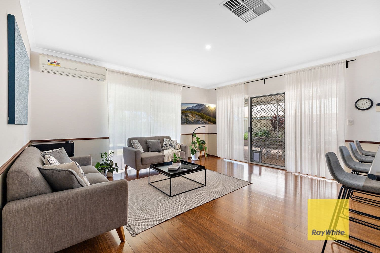 24 Hollyoak Place, Thornlie WA 6108, Thornlie - Thumbnail 2