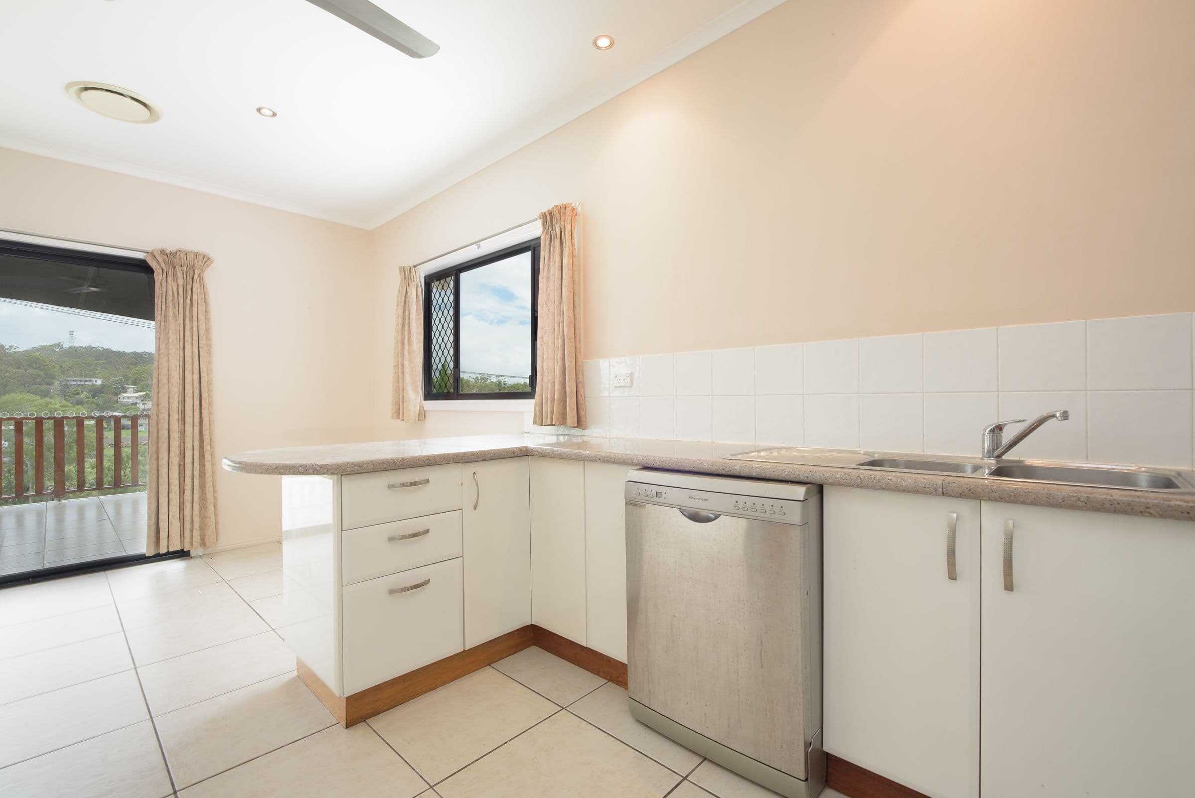 27 Flounder Crescent, Toolooa QLD 4680, Toolooa - Thumbnail 3
