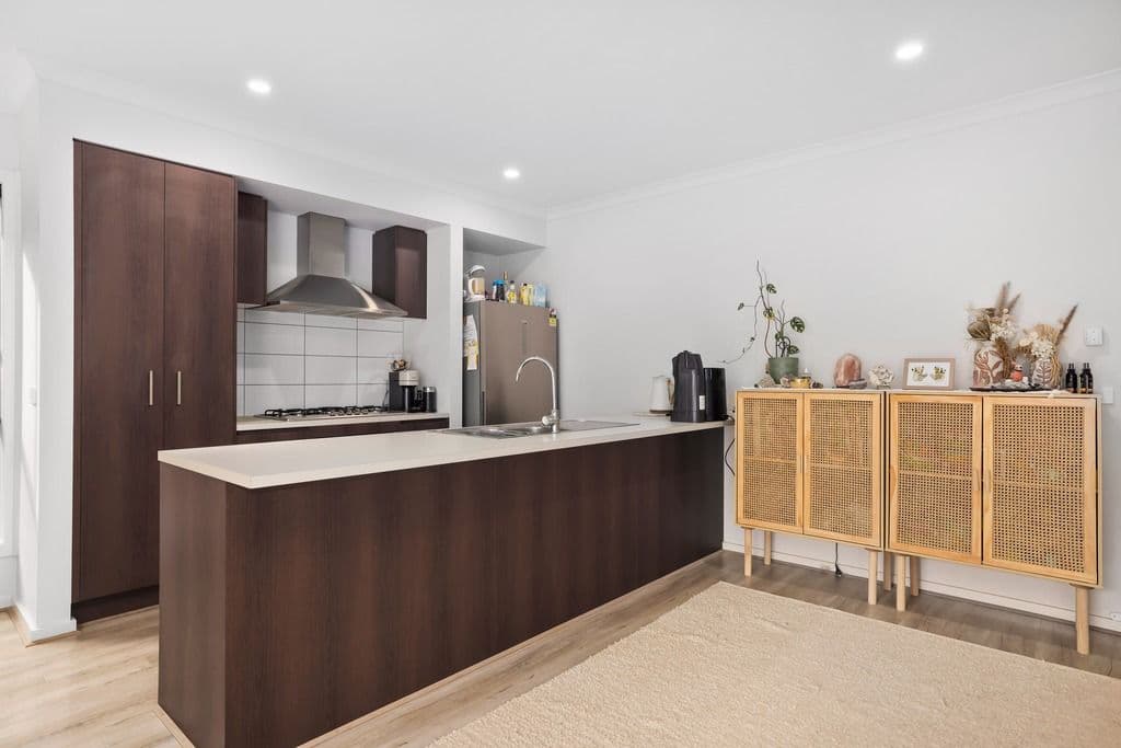 3 Wonderland Road, Werribee VIC 3030, Werribee - Thumbnail 3