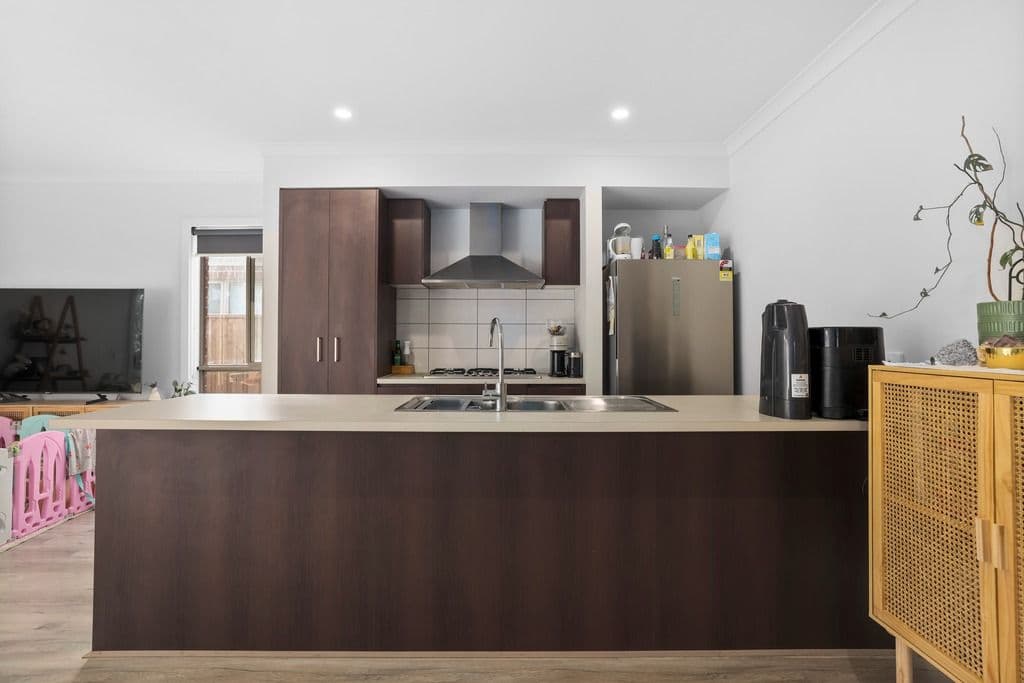 3 Wonderland Road, Werribee VIC 3030, Werribee - Thumbnail 4