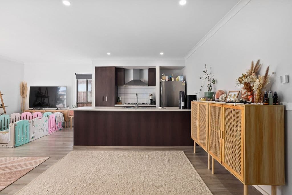 3 Wonderland Road, Werribee VIC 3030, Werribee - Thumbnail 5