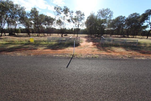 18 Murweh Drive, CHARLEVILLE QLD 4470, Charleville - Thumbnail 3