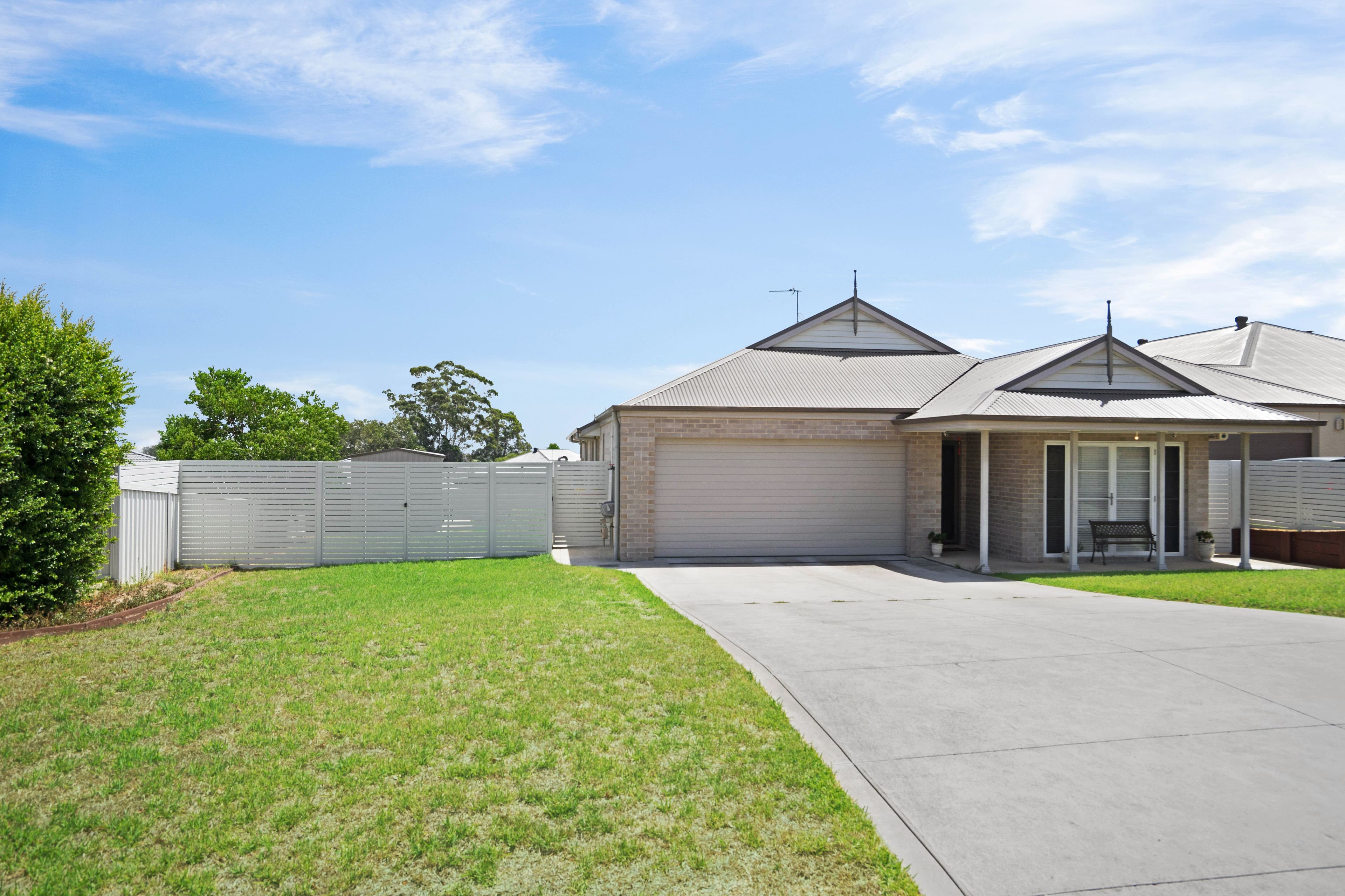 15 York Place, Raworth - Image 1