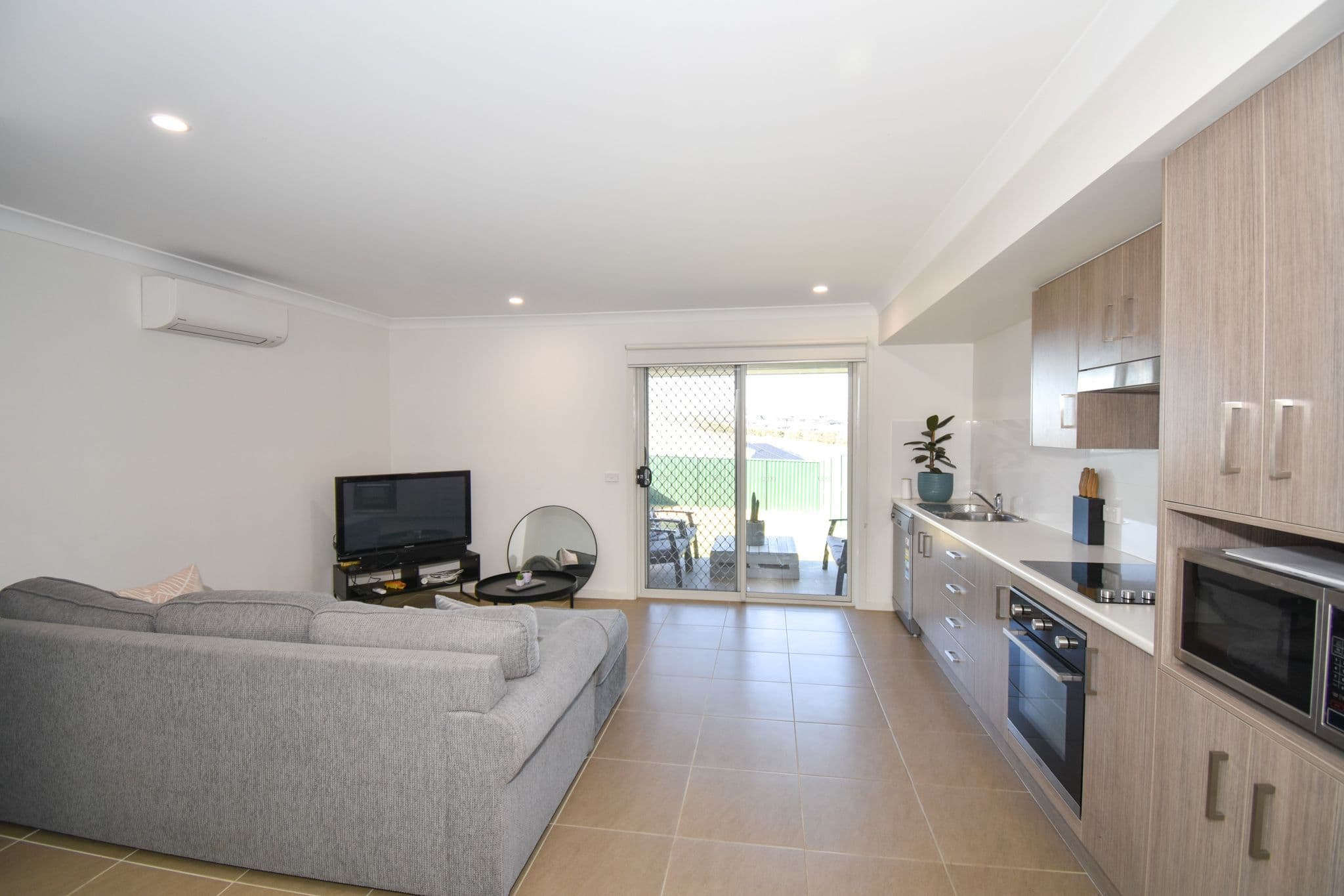 14 & 14A Wallace Way, KELSO NSW 2795, Kelso - Thumbnail 3