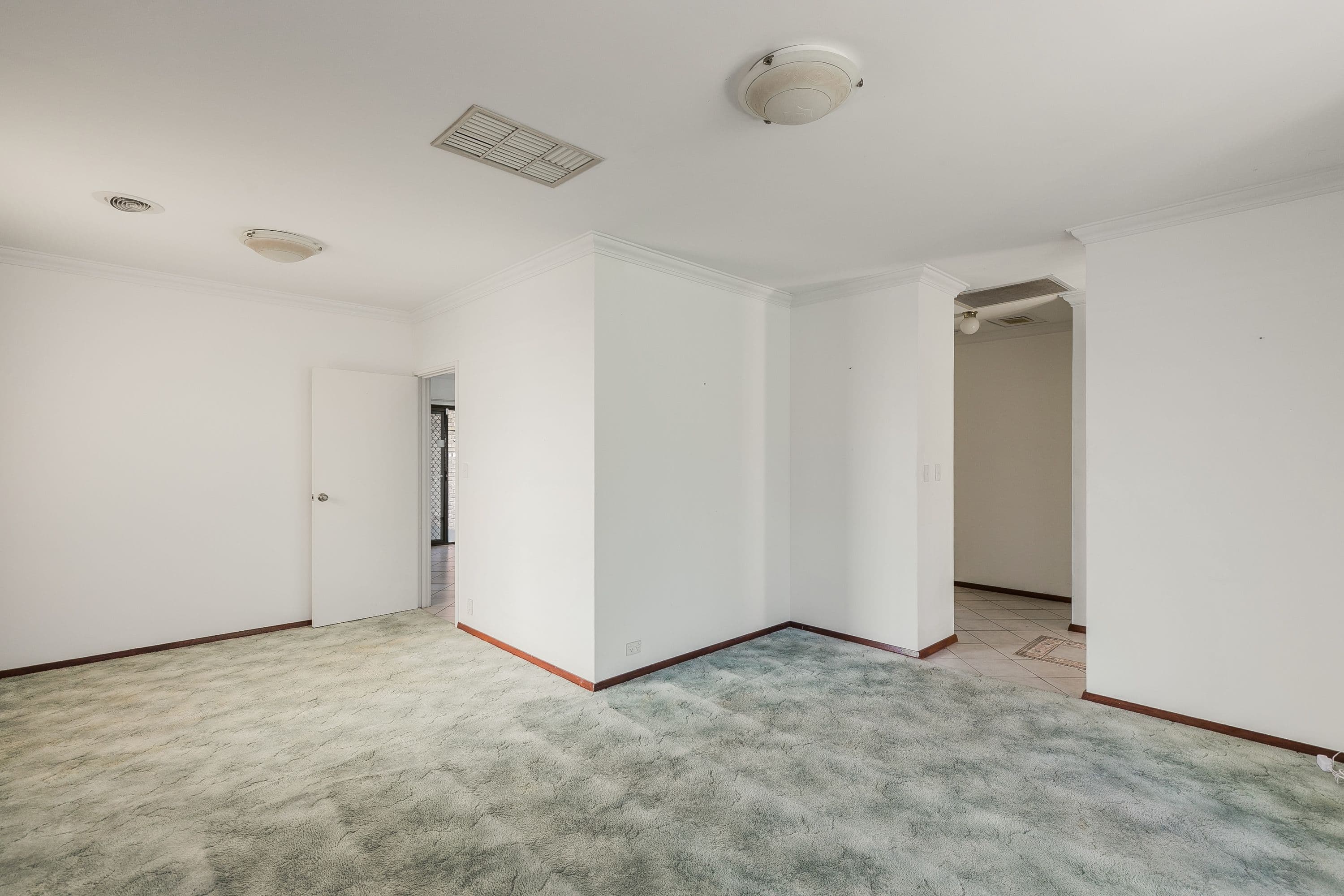 8 Karri Court, Yangebup WA 6164, Yangebup - Thumbnail 3