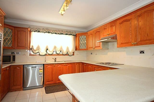 22 Lucinda Avenue, GEORGES HALL NSW 2198, Georges Hall - Thumbnail 3