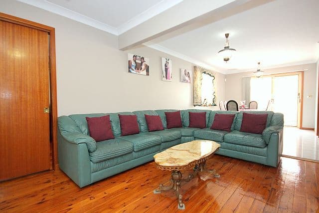 22 Lucinda Avenue, GEORGES HALL NSW 2198, Georges Hall - Thumbnail 7