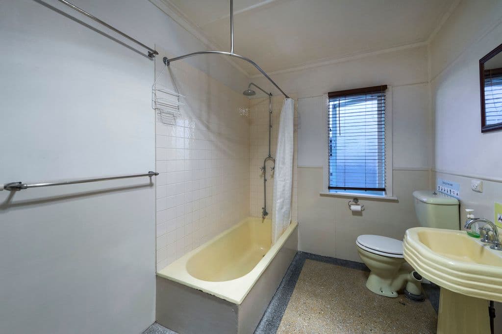 62 Pickthorne Street, HOLLAND PARK WEST QLD 4121, Holland Park West - Thumbnail 6