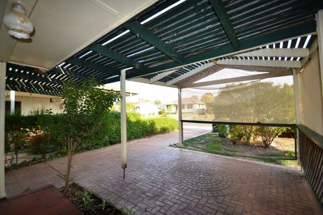 17 Clark Street, SEYMOUR VIC 3660, Seymour - Thumbnail 2