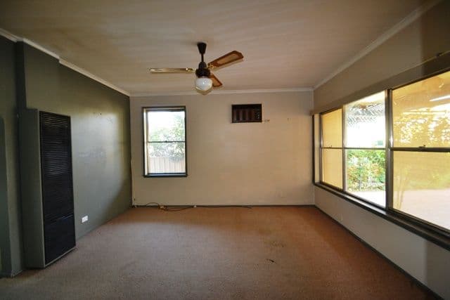 17 Clark Street, SEYMOUR VIC 3660, Seymour - Thumbnail 5