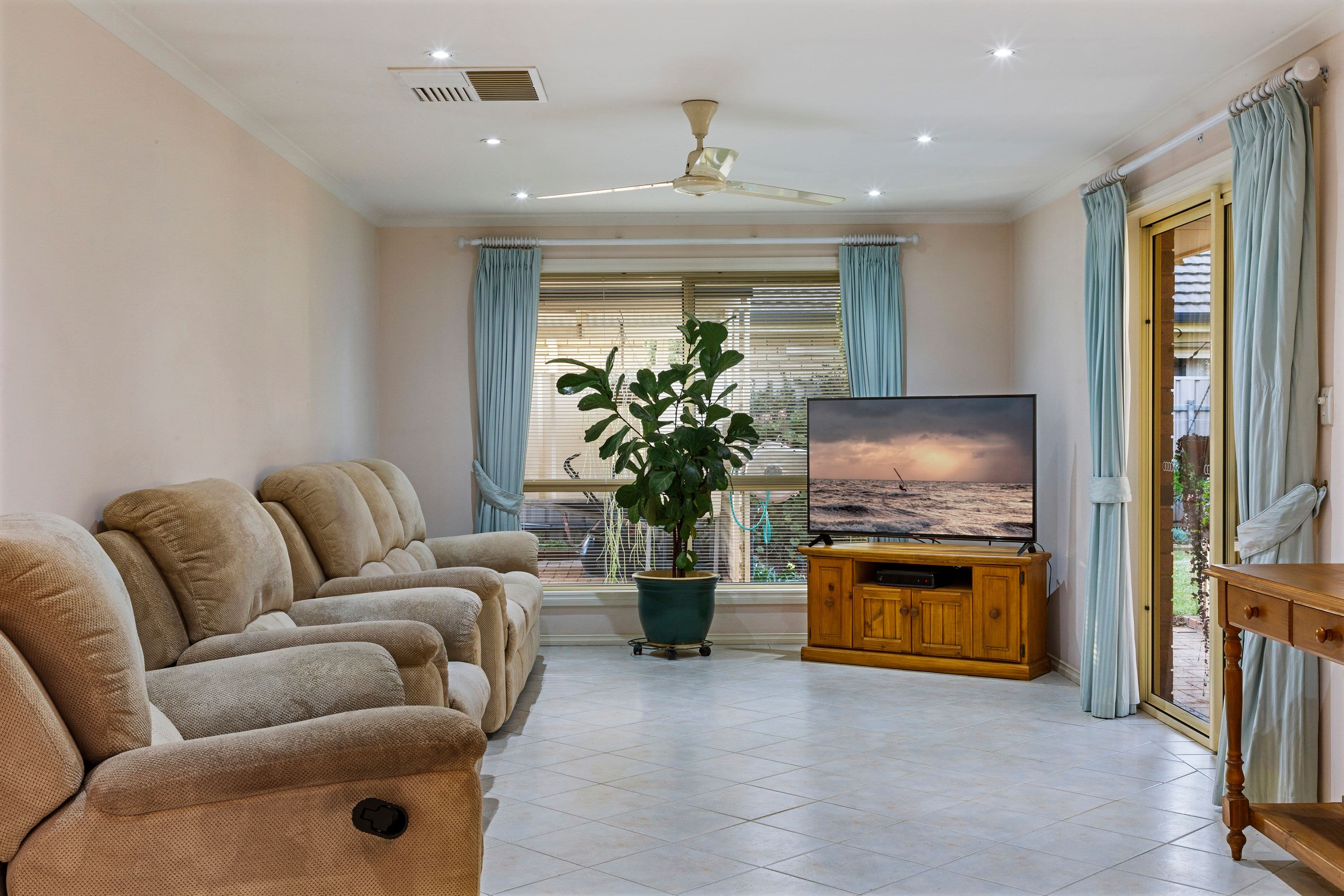 40 Rhode Island Drive, Parafield Gardens SA 5107, Parafield Gardens - Thumbnail 2