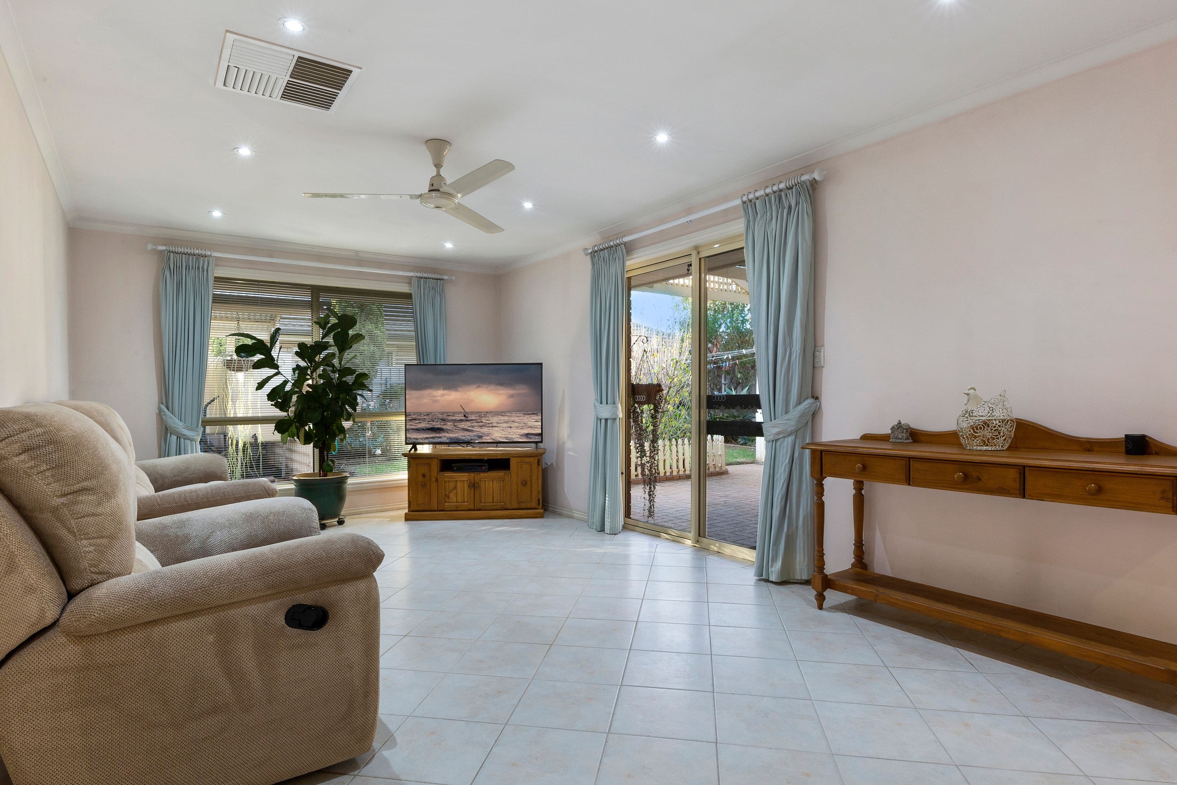 40 Rhode Island Drive, Parafield Gardens SA 5107, Parafield Gardens - Thumbnail 3