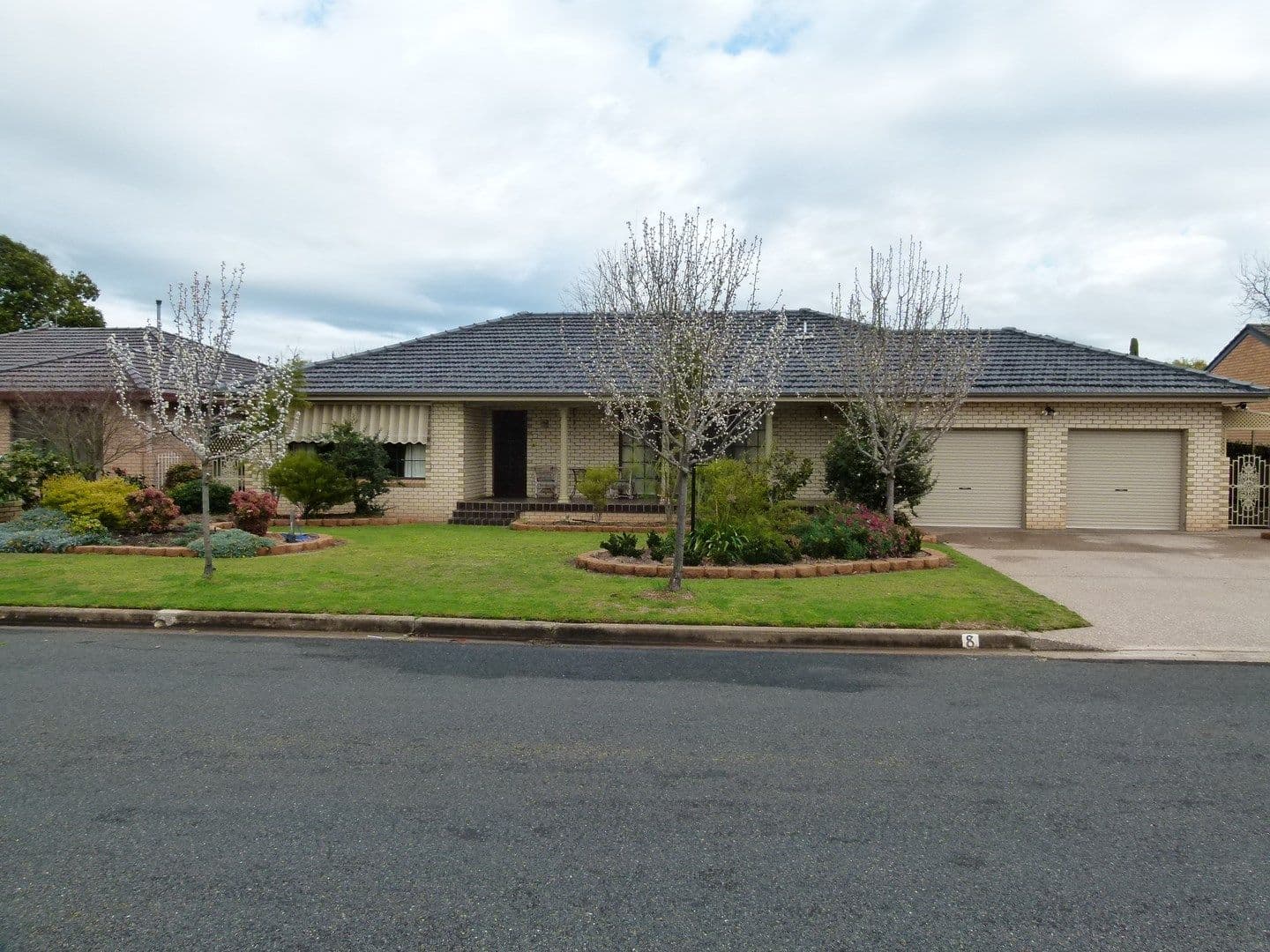 8 Blue Gum Street, Forbes - Image 1