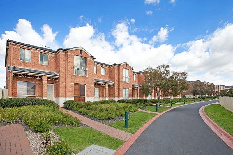 7 Peakview Drive, VIEWBANK VIC 3084, Viewbank - Thumbnail 2