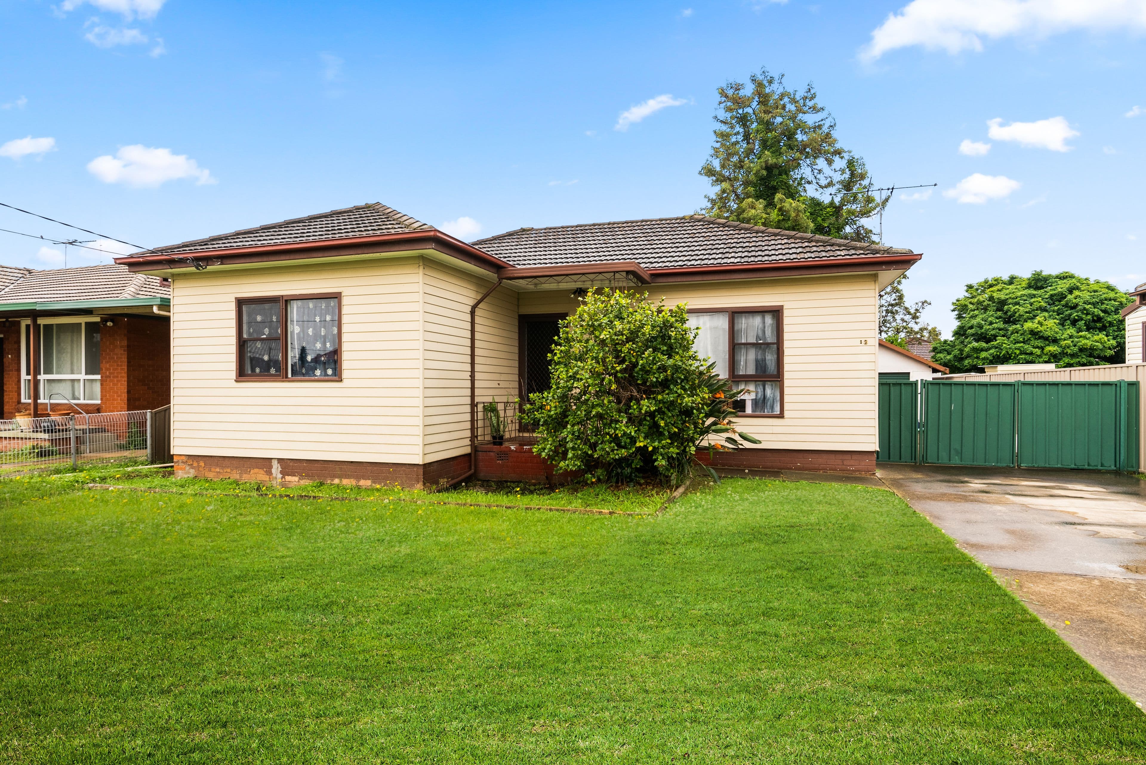 33 Gregory Avenue, Oxley Park NSW 2760, Oxley Park - Image 1