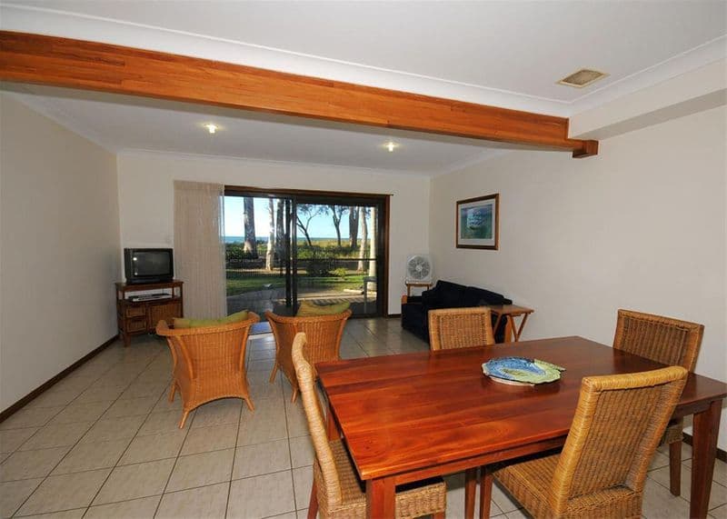 2-110 Burrum Street, BURRUM HEADS QLD 4659, Burrum Heads - Thumbnail 3