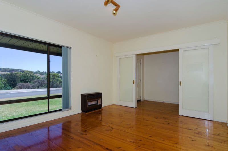 24 Hunter Road, CHRISTIES BEACH SA 5165, Christies Beach - Thumbnail 3
