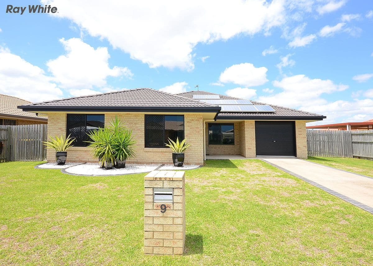 9 Bronton Way, POINT VERNON QLD 4655, Point Vernon - Image 1