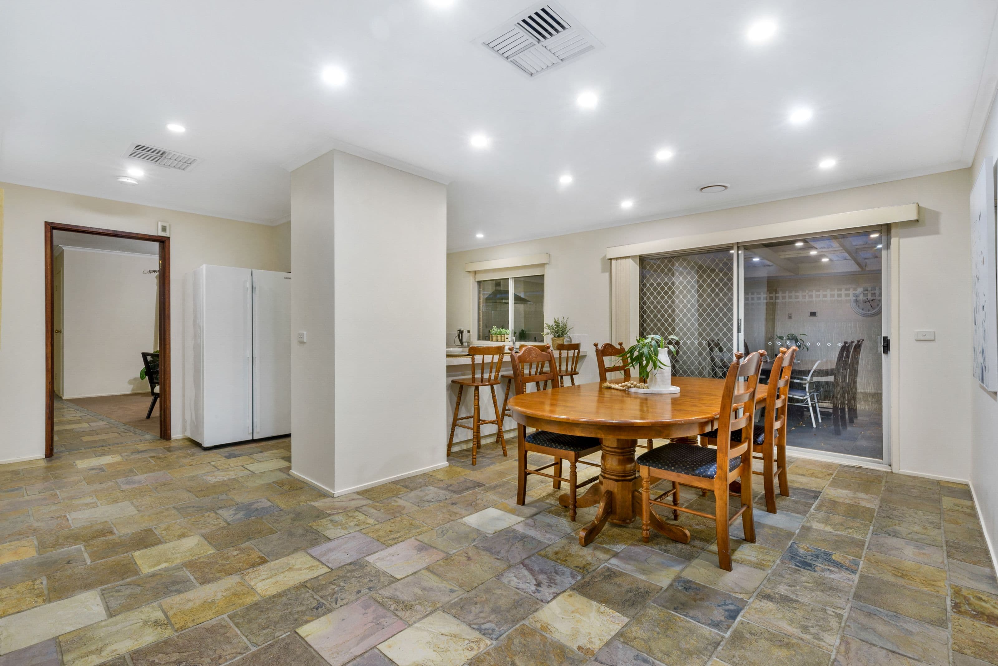 15 Kenmore Close, Hoppers Crossing VIC 3029, Hoppers Crossing - Thumbnail 6