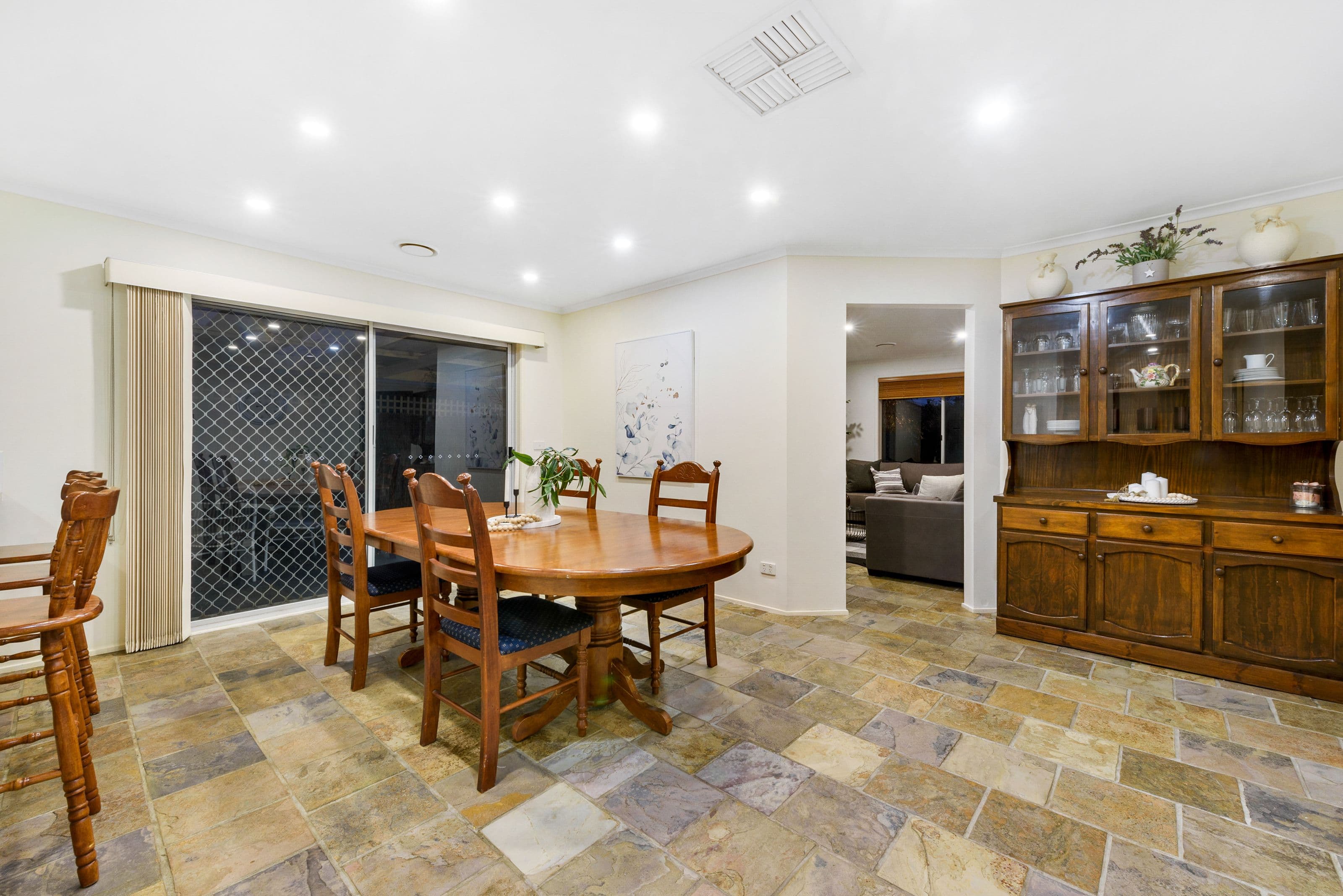 15 Kenmore Close, Hoppers Crossing VIC 3029, Hoppers Crossing - Thumbnail 7