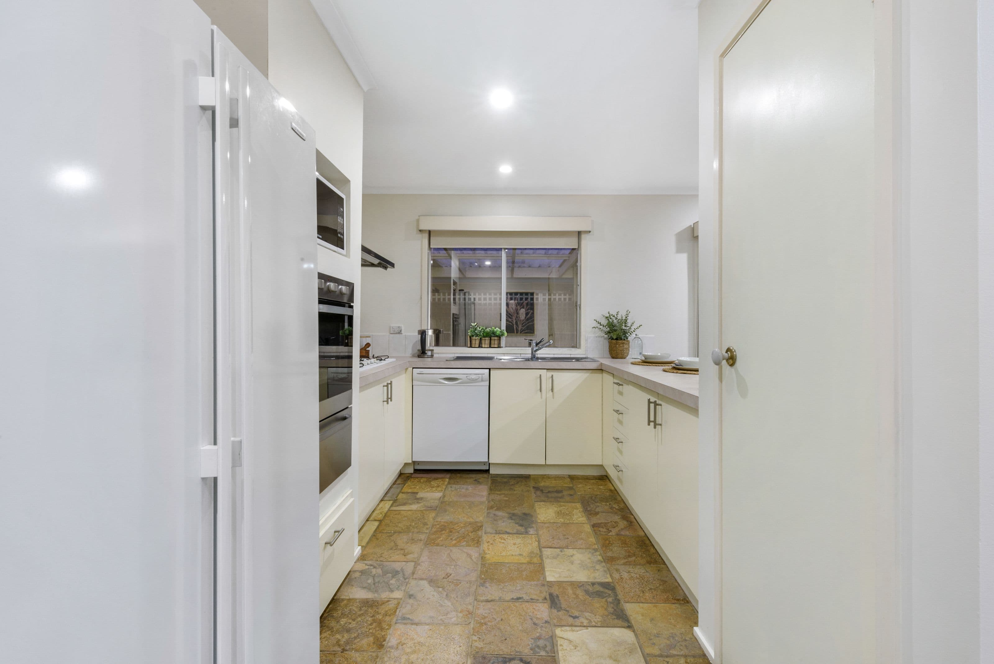 15 Kenmore Close, Hoppers Crossing VIC 3029, Hoppers Crossing - Thumbnail 8
