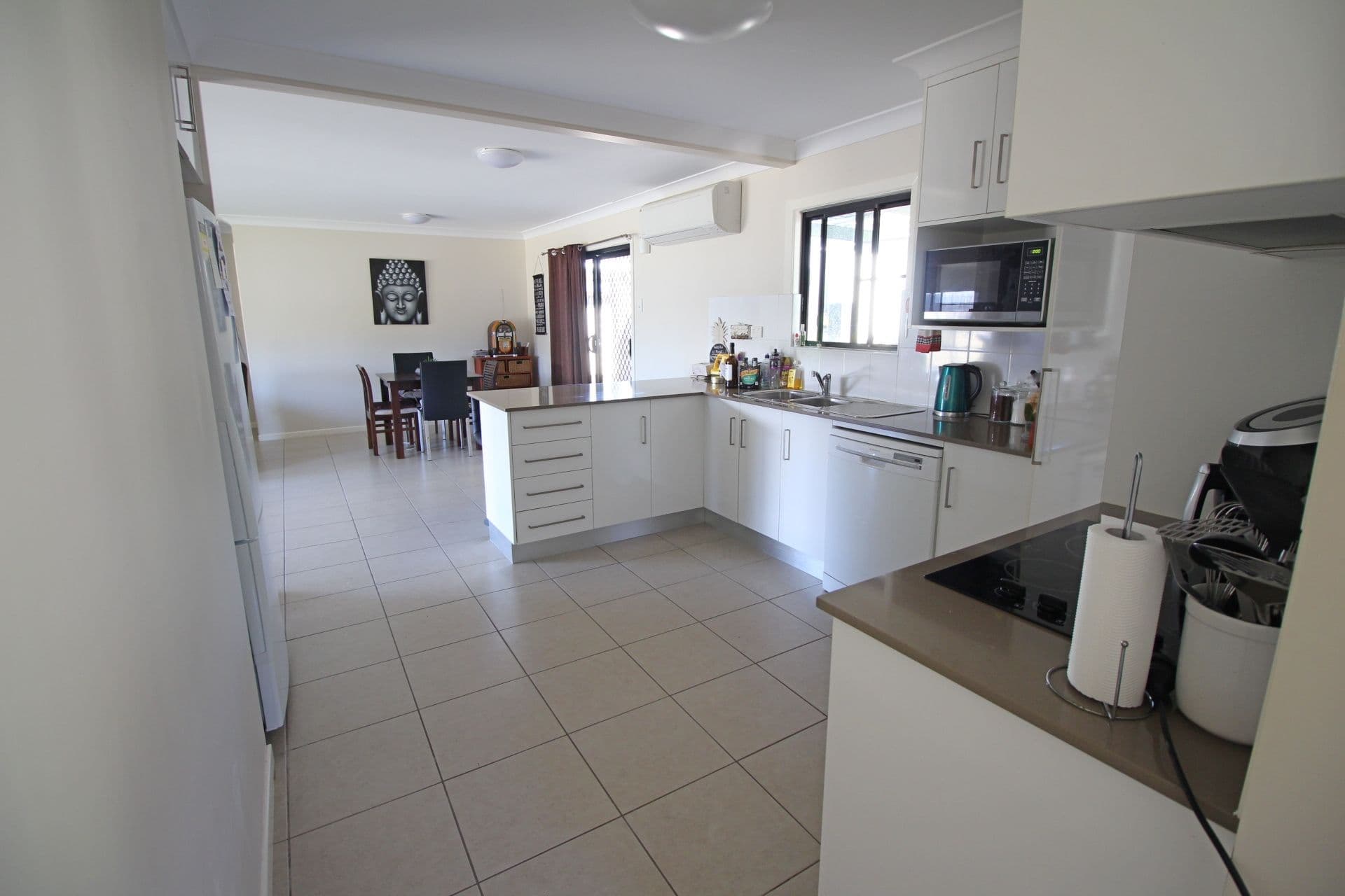 33 Poole Street, Sarina Beach QLD 4737, Sarina Beach - Thumbnail 3