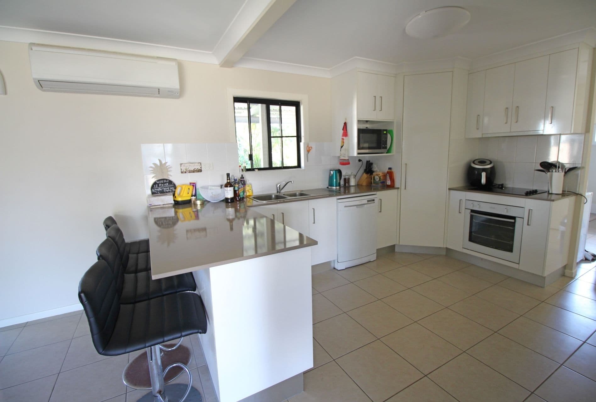 33 Poole Street, Sarina Beach QLD 4737, Sarina Beach - Thumbnail 4