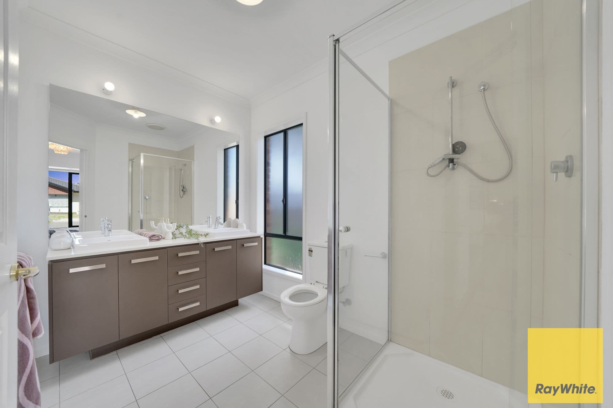 2 Peartree Grove, Burnside Heights VIC 3023, Burnside Heights - Thumbnail 4