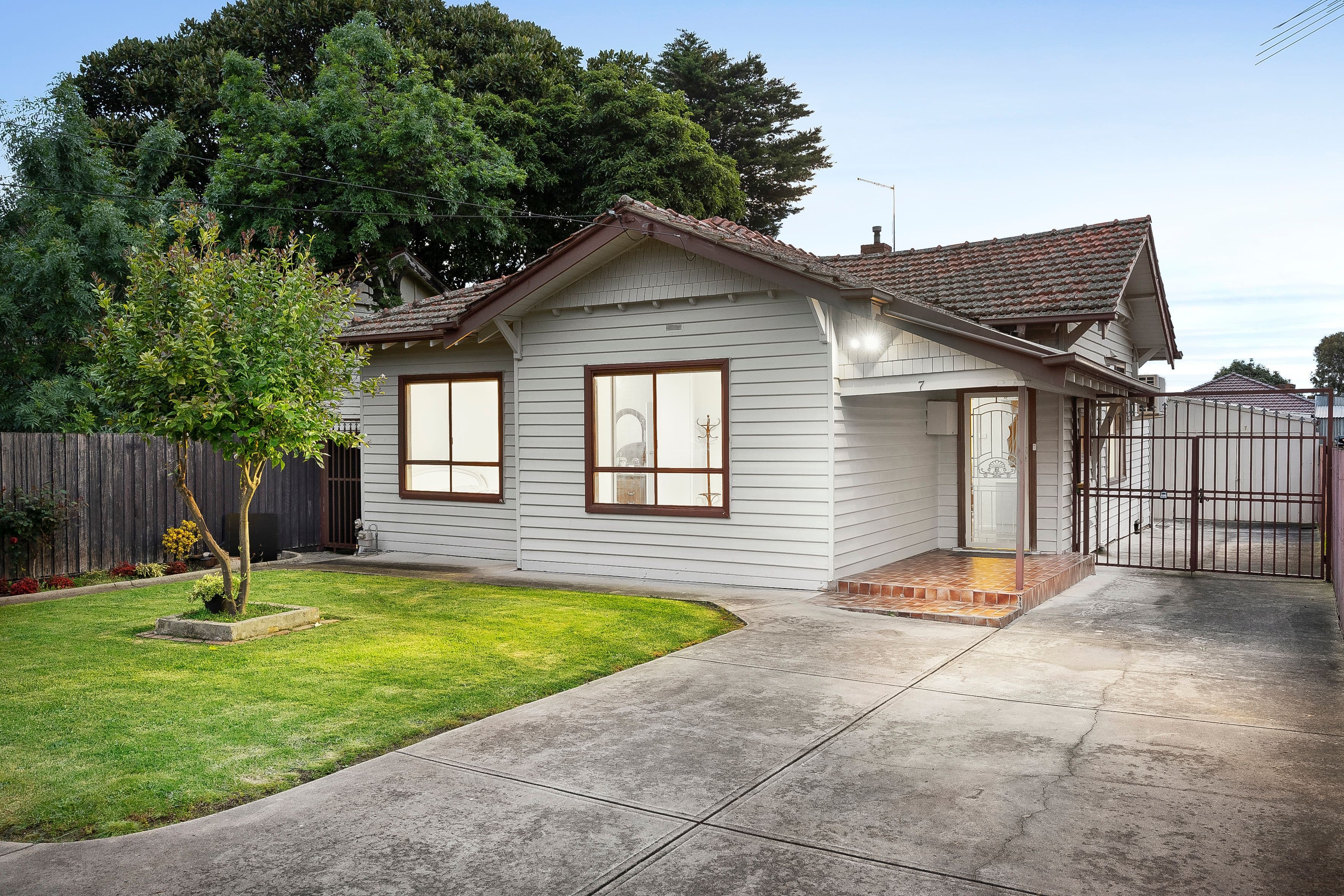7 Mashoobra Street, Coburg North VIC 3058, Coburg North - Thumbnail 2
