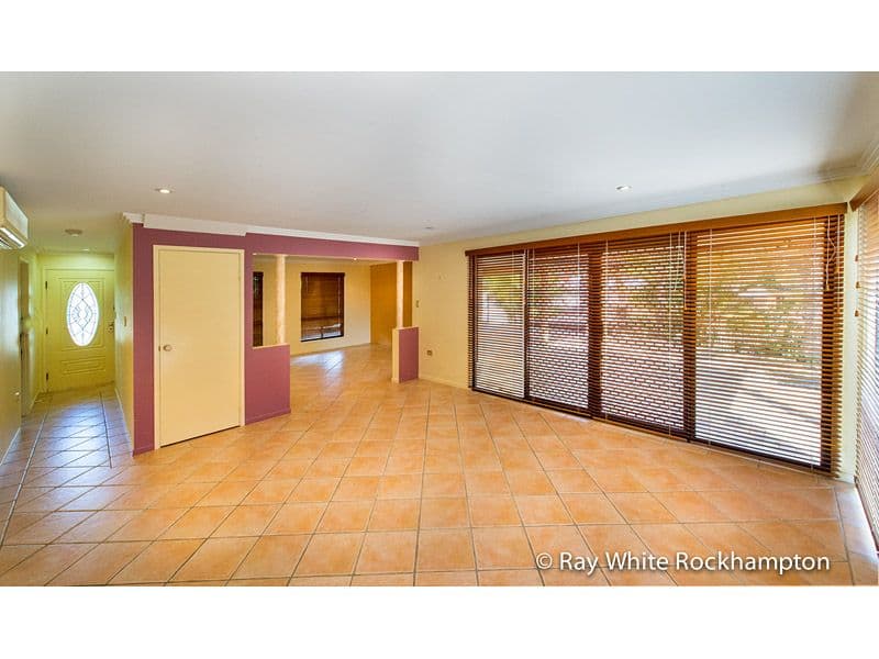 2 Lancewood Close, NORMAN GARDENS QLD 4701, Norman Gardens - Thumbnail 4