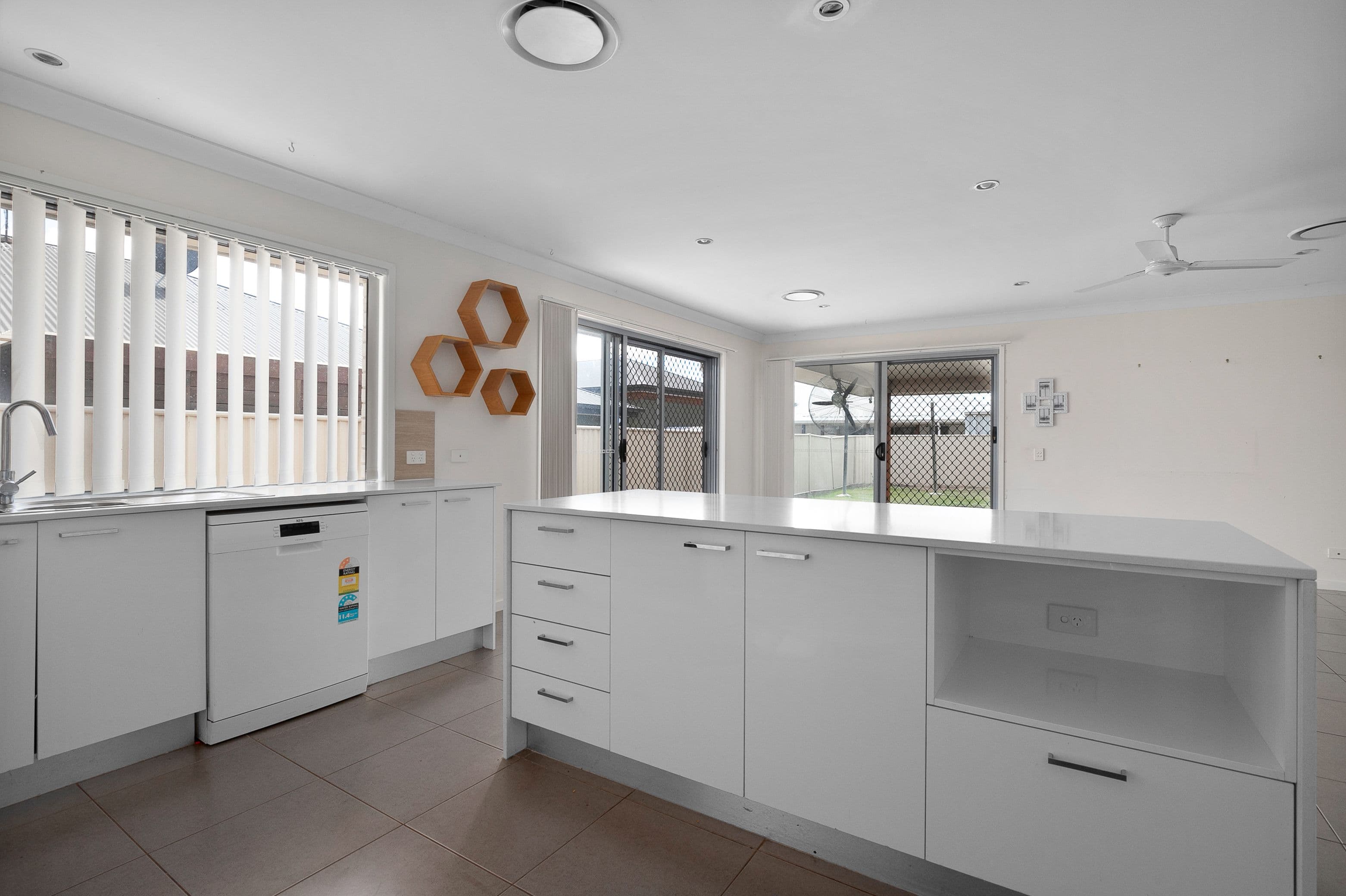 15 Randwick Road, Emerald QLD 4720, Emerald - Thumbnail 5