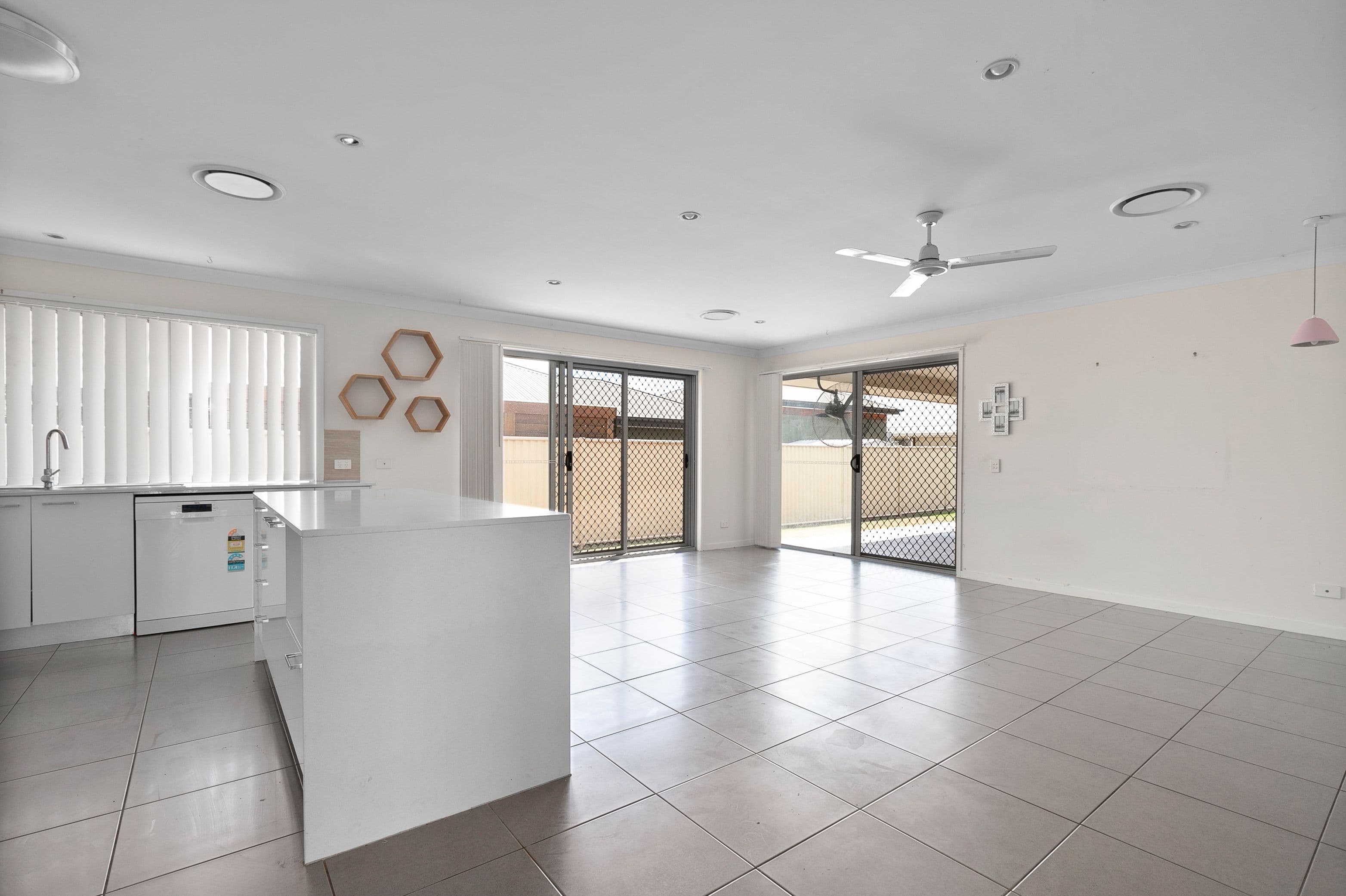 15 Randwick Road, Emerald QLD 4720, Emerald - Thumbnail 6