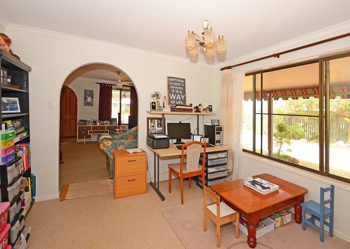 16 Paul Drive, POINT VERNON QLD 4655, Point Vernon - Thumbnail 3