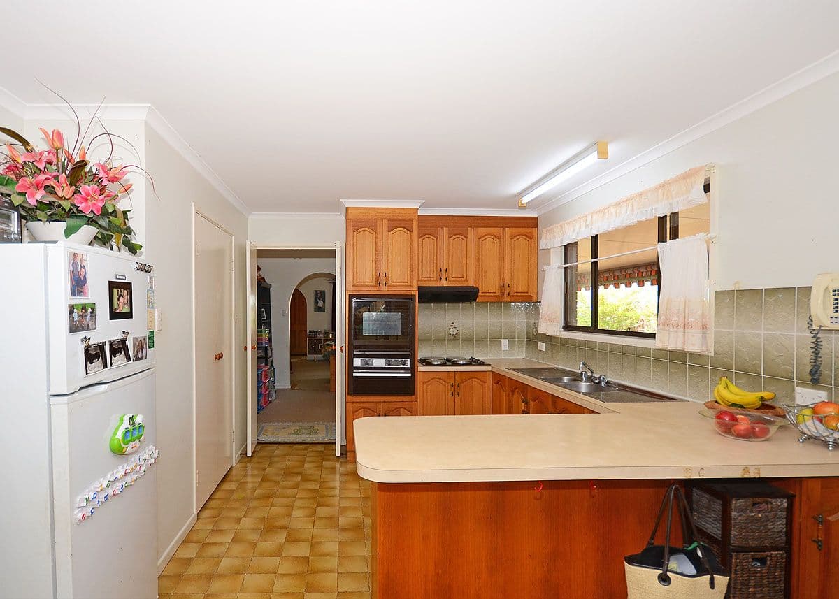 16 Paul Drive, POINT VERNON QLD 4655, Point Vernon - Thumbnail 6
